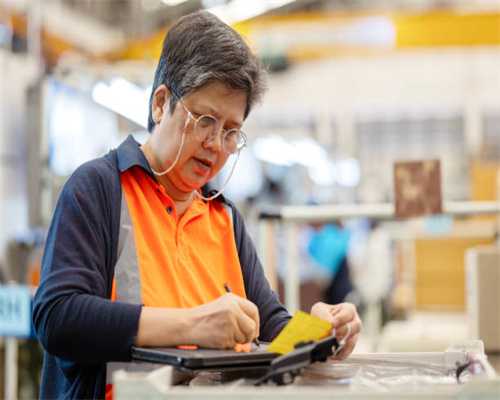 全球与中国中大型装载机市场深度调研及投资规划分析报告2024年