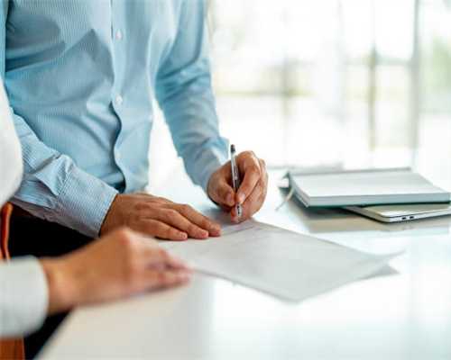 能打细砂的小型对辊制砂机多少钱一台？