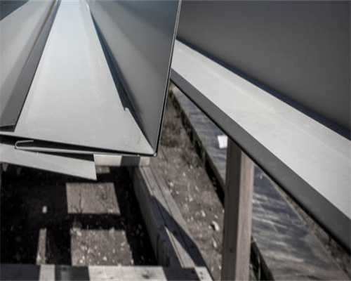 传统钢企跨入“AI元年” 老牌重工企业“年轻化” 上海制造业追“智”逐“绿”