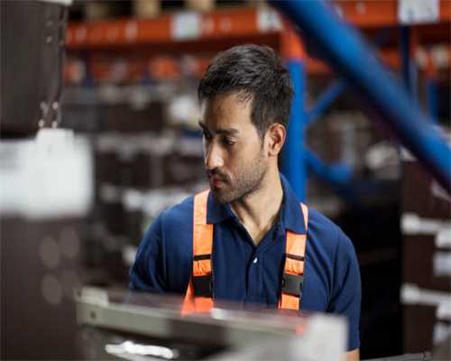 雷沃重工申请一种装载机铲斗及装载机专利，提高装载机的作业适应性和效率