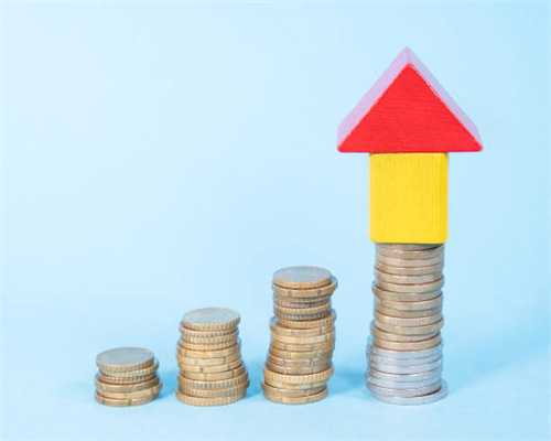 王冠首晒夫妻合照，老公身高180肤色偏黑，俩人牵手相拥好甜蜜