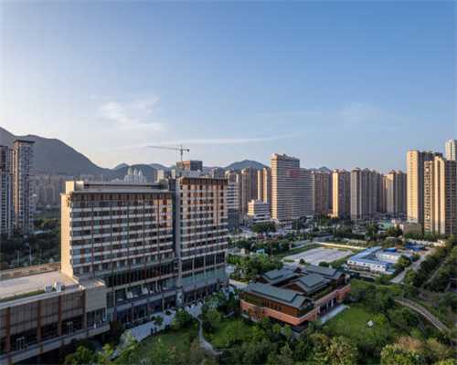 早报|高通骁龙汽车解决方案发布/消息称微信内测「查找单删好友」功能/马斯克和特斯拉遭《银翼杀手》制片方起诉 AI 图像侵权